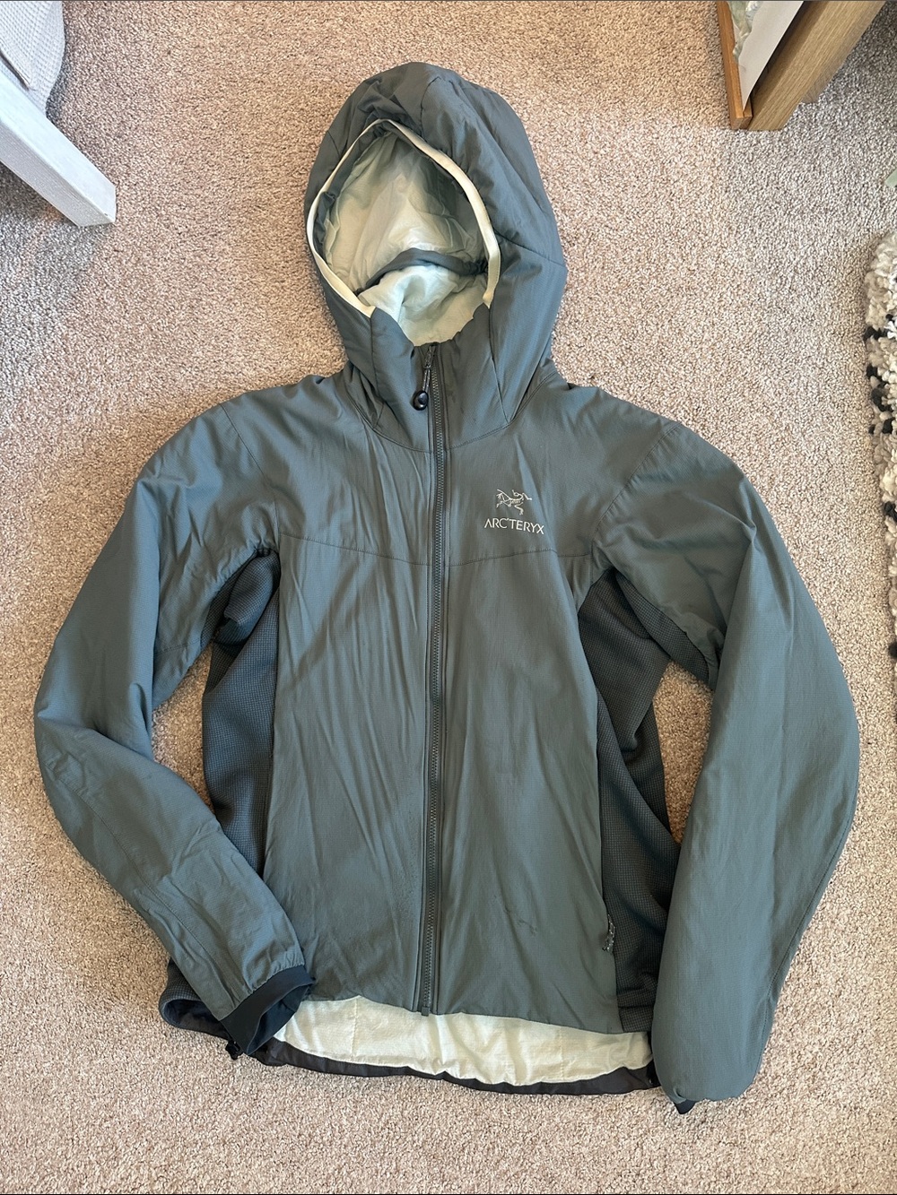 Arc'teryx Lightweight Atom Hooded Jacket